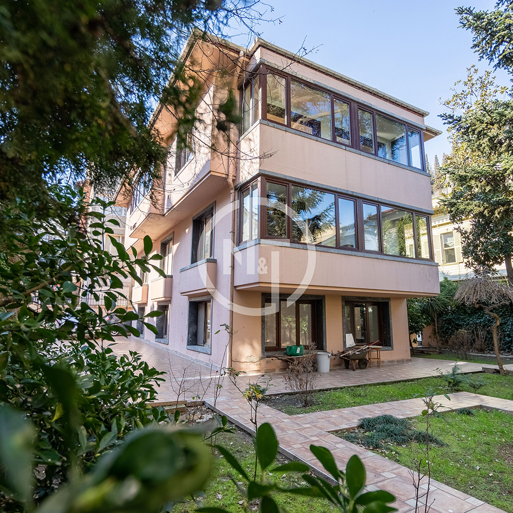 Bebek’te Satılık Villa